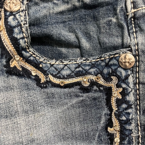 MISS ME Embroidered Boot Cut Jeans Size 28 - Picture 9 of 14